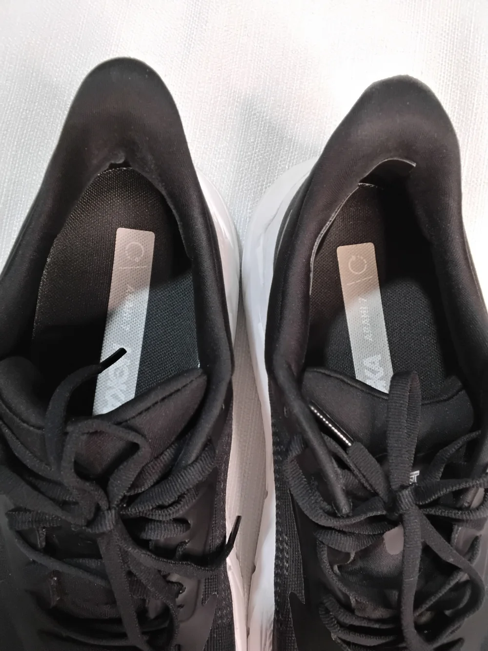 Hoka One One Arahi 7 Men's Black and White Athletic Running Shoes Sz 10.5 2E W.